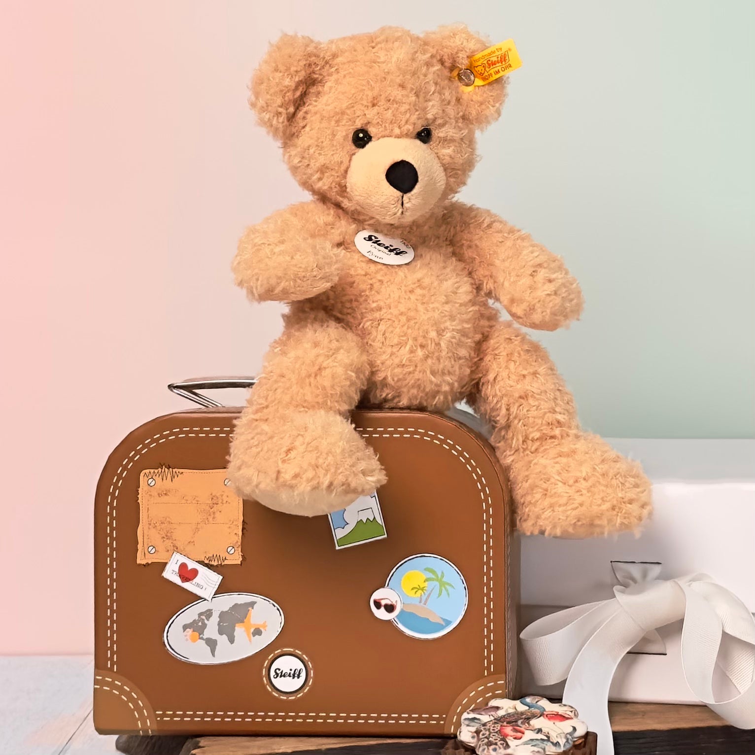 Steiff Soft Cuddly Friends Fynn Teddy bear in suitcase