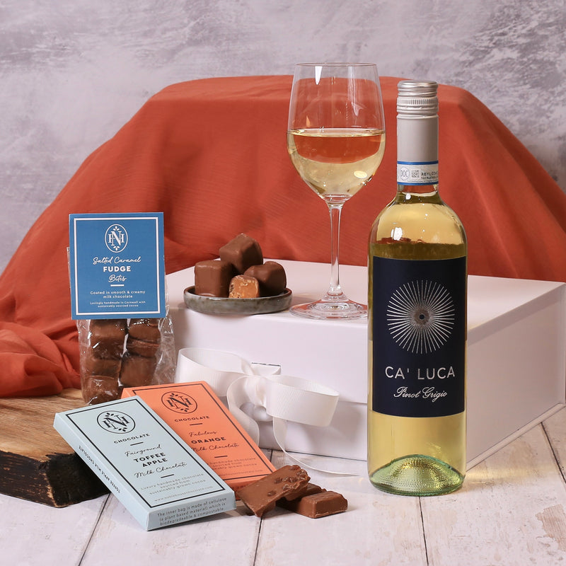 White Wine Gift Box: Pinot Grigio & Chocs!